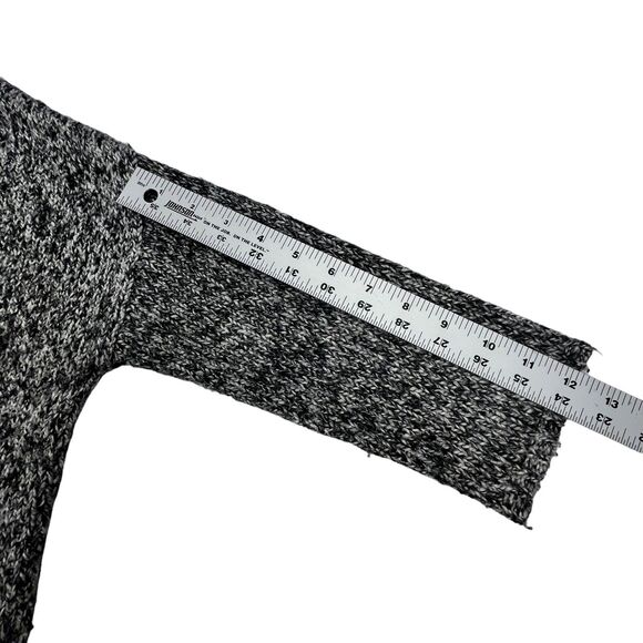 Matilda Jane Sweater Womens Medium Marled Knit Pullover Black Gray V-Neck Dolman - Picture 9 of 10